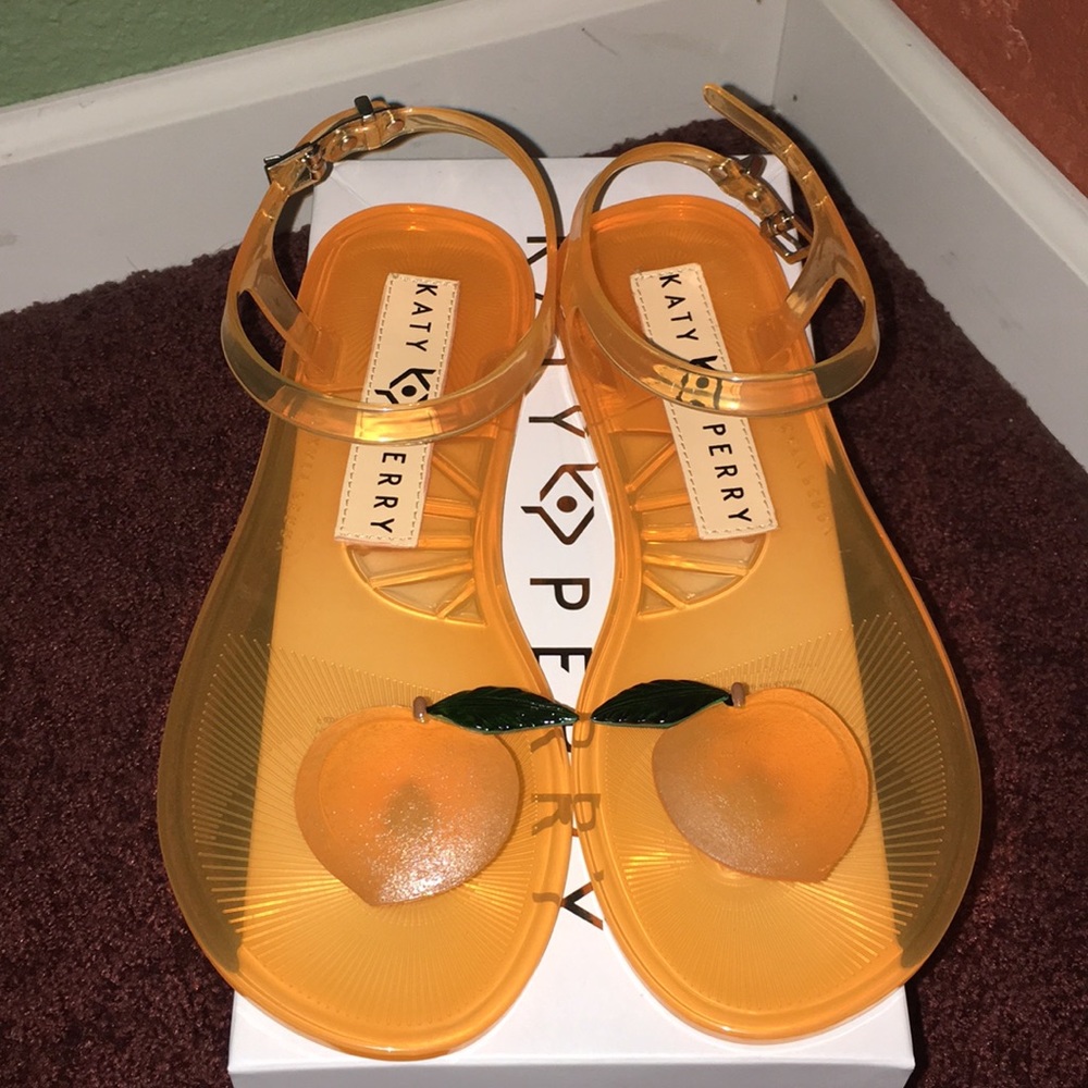 Katy Perry Geli sandals 🍑
